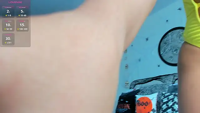 victoriia rose online show from October 19, 2025, 7:16 pm