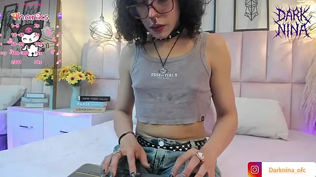 Dark nina  online show from October 5, 2025, 3:19 am