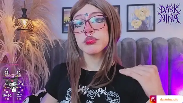 Snapshot of Dark_nina_ chatting on February 10, 2026, 3:49 am Dark nina online show from February 10, 2026, 3:49 am