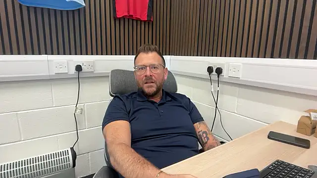 bilf1978 online show from February 17, 2026, 7:38 am