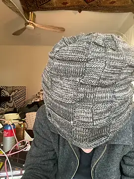 Snapshot of XanderOzzz chatting on February 12, 2026, 1:55 pm XanderOzzz online show from February 12, 2026, 1:55 pm