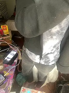 Snapshot of XanderOzzz chatting on February 17, 2026, 8:50 pm XanderOzzz online show from February 17, 2026, 8:50 pm