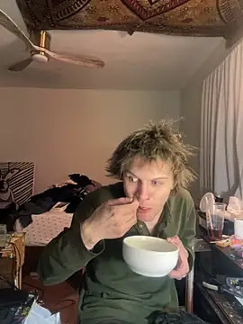 Snapshot of XanderOzzz chatting on February 10, 2026, 12:04 pm XanderOzzz online show from February 10, 2026, 12:04 pm