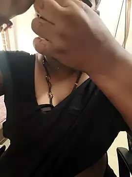 Snapshot of Tamil-rami chatting on November 12, 2025, 9:35 am Tamil-rami online show from November 12, 2025, 9:35 am