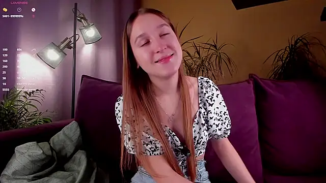 NanaMertins online show from October 28, 2025, 1:06 am