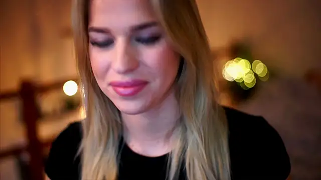 Emilyvanroessel online show from October 1, 2025, 11:36 am