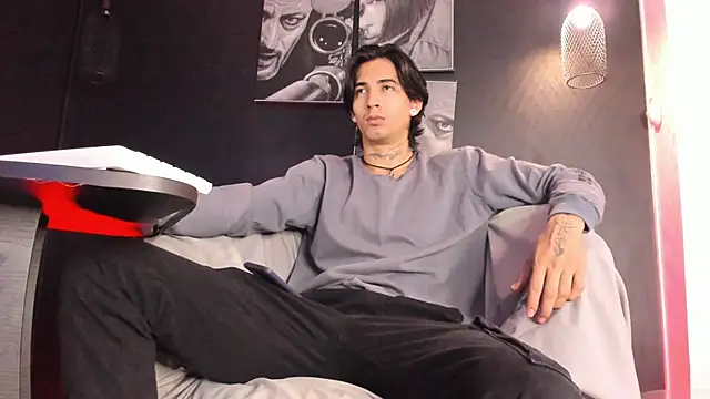 jett savage online show from November 5, 2025, 1:36 pm