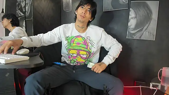 jett savage online show from November 26, 2025, 1:55 pm