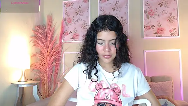 CurlyDani online show from September 24, 2025, 12:22 pm