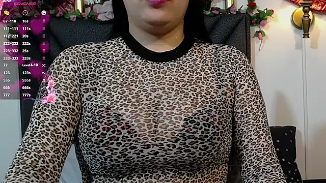 IndraKaur  online show from September 25, 2025, 12:55 pm