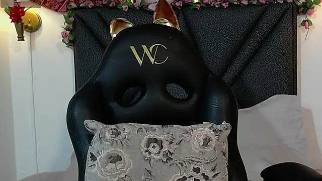 IndraKaur  online show from September 26, 2025, 12:45 pm