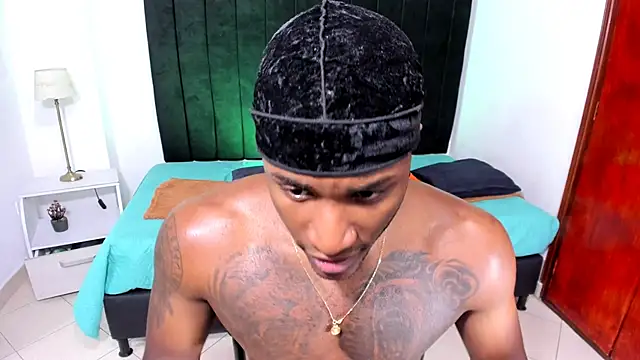 chrstian lewis1 online show from September 17, 2025, 4:14 am