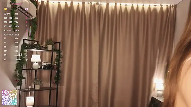 MinaMancilla online show from December 18, 2025, 4:39 am