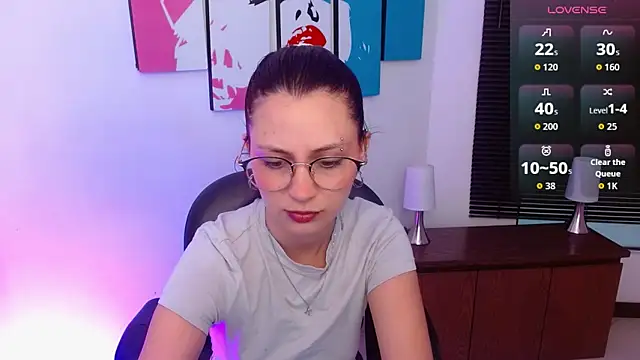 AlanaGarcia19 online show from September 25, 2025, 11:38 am