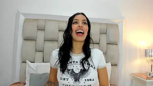 Snapshot of ValerieSoto chatting on September 8, 2025, 7:24 pm ValerieSoto online show from September 8, 2025, 7:24 pm