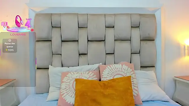 Snapshot of ValerieSoto chatting on September 25, 2025, 7:20 pm ValerieSoto online show from September 25, 2025, 7:20 pm