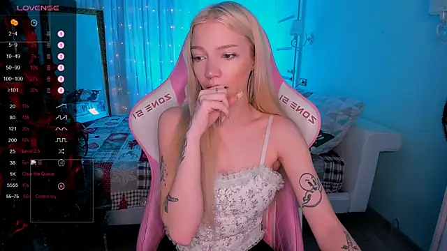 AnyaTaylor  online show from January 7, 2026, 4:17 am