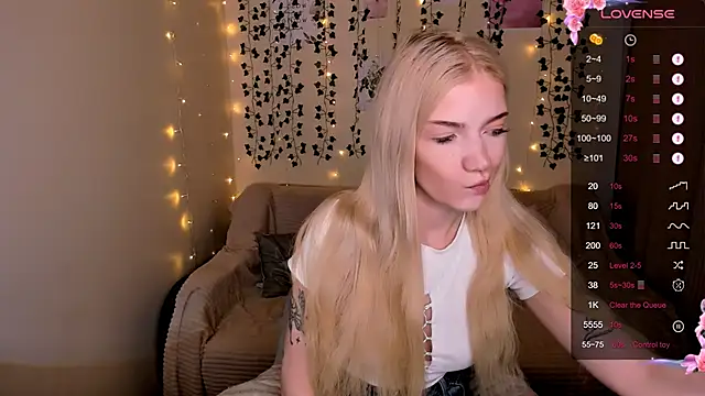 AnyaTaylor  online show from October 17, 2025, 2:26 am