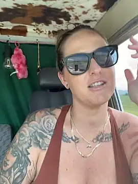 Snapshot of OdetteDelane chatting on October 7, 2025, 12:44 am OdetteDelane online show from October 7, 2025, 12:44 am