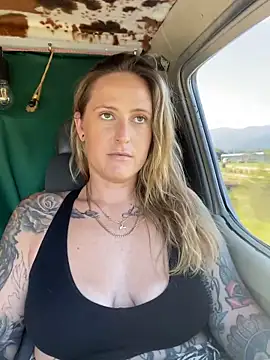 Snapshot of OdetteDelane chatting on October 11, 2025, 6:03 am OdetteDelane online show from October 11, 2025, 6:03 am