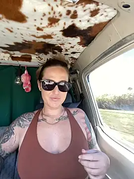 Snapshot of OdetteDelane chatting on October 6, 2025, 1:40 am OdetteDelane online show from October 6, 2025, 1:40 am