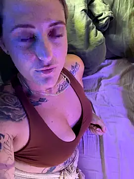 Snapshot of OdetteDelane chatting on November 5, 2025, 9:34 am OdetteDelane online show from November 5, 2025, 9:34 am