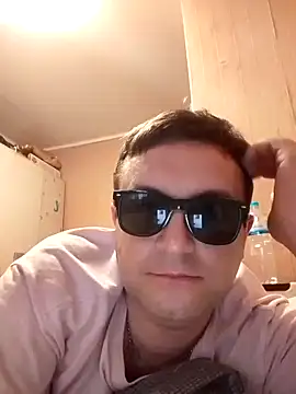 Snapshot of Ivandovxxxl_1010 chatting on October 11, 2025, 1:45 pm Ivandovxxxl 1010 online show from October 11, 2025, 1:45 pm