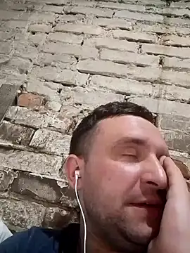 Snapshot of Ivandovxxxl_1010 chatting on September 13, 2025, 1:27 am Ivandovxxxl 1010 online show from September 13, 2025, 1:27 am