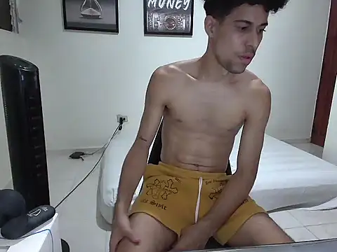 Snapshot of Dollarhot30 chatting on September 16, 2025, 4:02 am Dollarhot30 online show from September 16, 2025, 4:02 am