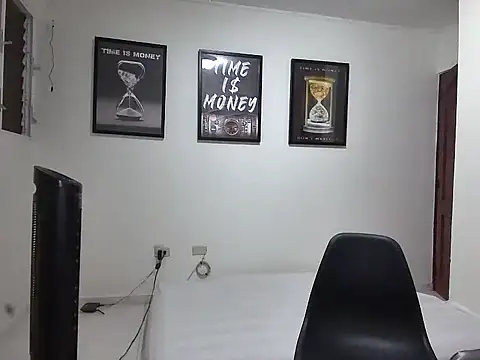 Snapshot of Dollarhot30 chatting on September 19, 2025, 11:20 pm Dollarhot30 online show from September 19, 2025, 11:20 pm