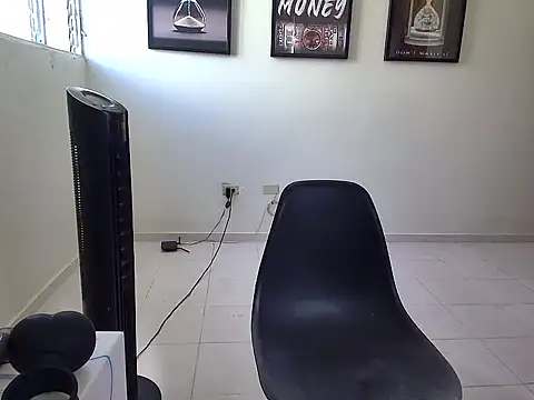 Snapshot of Dollarhot30 chatting on September 10, 2025, 7:35 pm Dollarhot30 online show from September 10, 2025, 7:35 pm