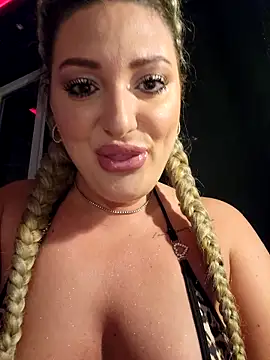 Blondie Sasha online show from October 8, 2025, 6:30 pm