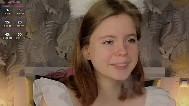 JulietteRain online show from October 10, 2025, 5:25 pm