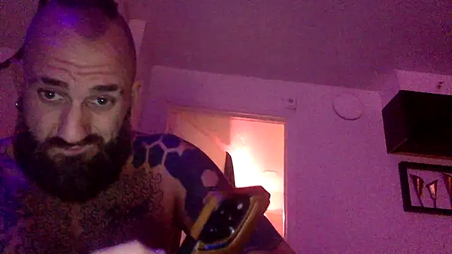 Bearlyfuckinglogan online show from July 8, 2026, 2:46 am