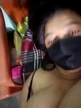 jenyfer709 online show from April 8, 2026, 9:49 pm