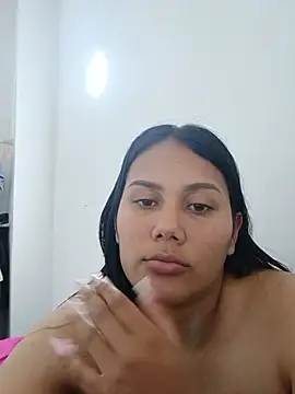 Snapshot of burbuja02 chatting on July 3, 2026, 10:27 pm burbuja02 online show from July 3, 2026, 10:27 pm