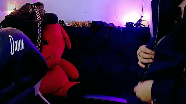 MiaVelvetDoll online show from November 27, 2025, 1:55 pm