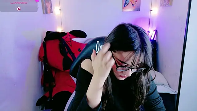 MiaVelvetDoll online show from November 12, 2025, 1:15 pm