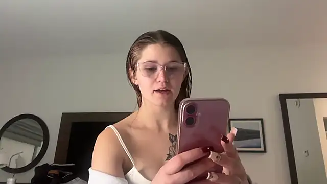 Snapshot of Riley_ray69 chatting on October 2, 2025, 2:48 am Riley ray69 online show from October 2, 2025, 2:48 am