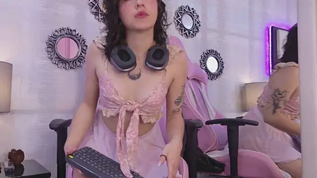 AtheneaCross online show from September 17, 2025, 7:49 pm