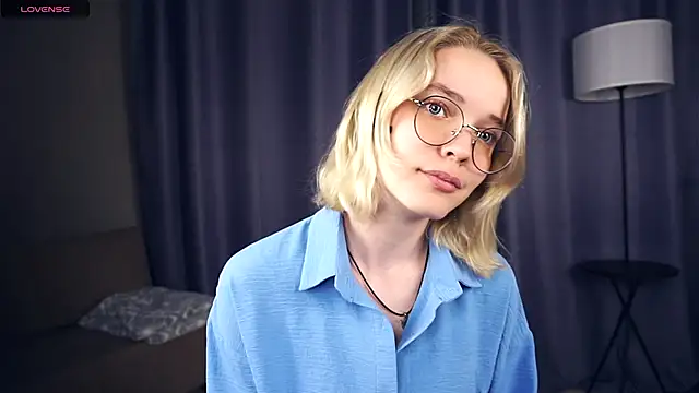 Snapshot of EdaKirkIin chatting on September 8, 2025, 4:06 pm EdaKirkIin online show from September 8, 2025, 4:06 pm