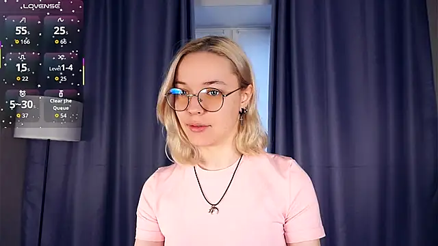 Snapshot of EdaKirkIin chatting on November 6, 2025, 5:33 am EdaKirkIin online show from November 6, 2025, 5:33 am