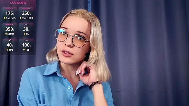 Snapshot of EdaKirkIin chatting on October 17, 2025, 5:33 am EdaKirkIin online show from October 17, 2025, 5:33 am