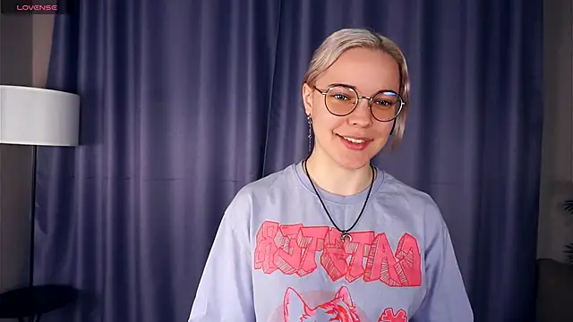 Snapshot of EdaKirkIin chatting on November 24, 2025, 6:13 am EdaKirkIin online show from November 24, 2025, 6:13 am