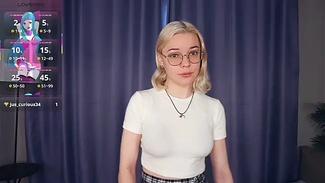 Snapshot of EdaKirkIin chatting on November 21, 2025, 5:17 am EdaKirkIin online show from November 21, 2025, 5:17 am