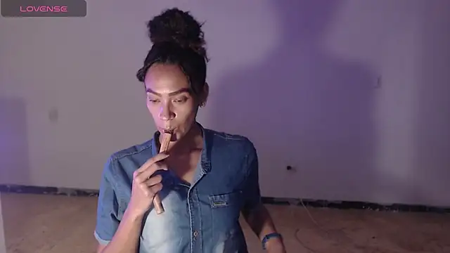 Snapshot of DonnaDidiamantti chatting on October 2, 2025, 7:39 pm DonnaDidiamantti online show from October 2, 2025, 7:39 pm