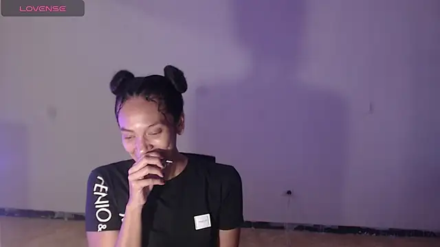 Snapshot of DonnaDidiamantti chatting on September 30, 2025, 10:16 pm DonnaDidiamantti online show from September 30, 2025, 10:16 pm