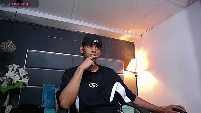 Snapshot of jhos_padill chatting on November 22, 2025, 1:43 pm jhos padill online show from November 22, 2025, 1:43 pm