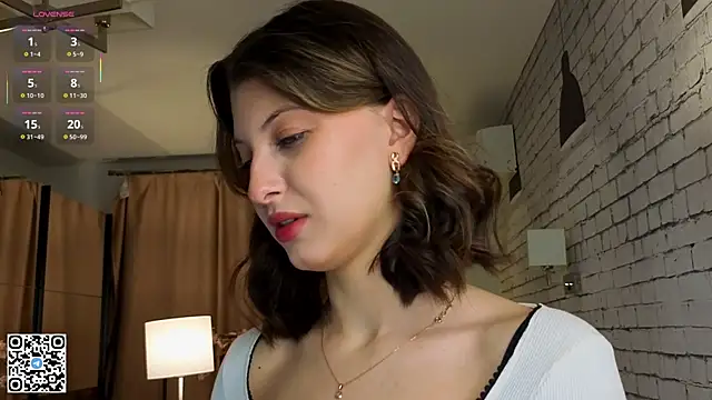 LorinaMaffitt online show from October 22, 2025, 6:18 pm