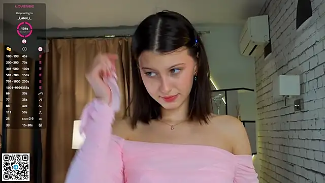 LorinaMaffitt online show from September 9, 2025, 6:06 pm